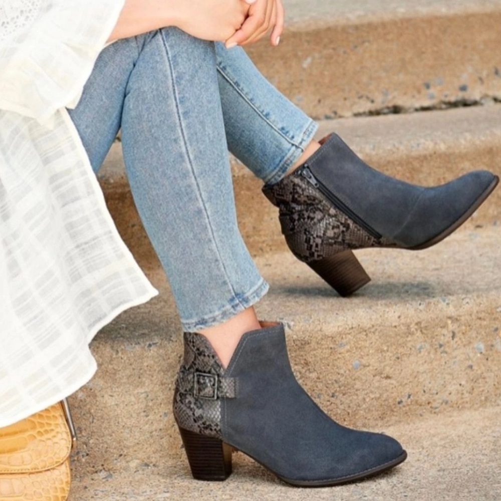 New Vionic 8.5 Grey Suede Ankle Booties Snakeskin Buckle Comfort Shoes Women’s